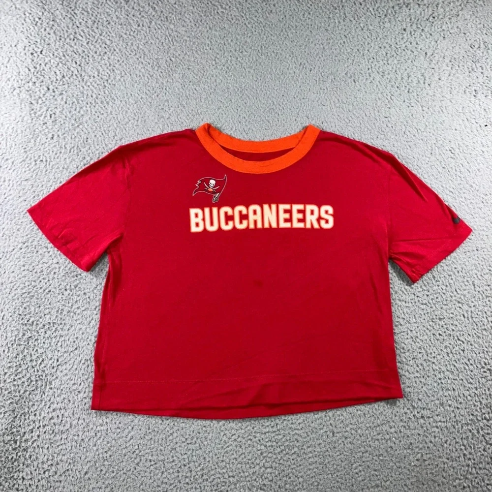 Nike NFL Tampa Bay Buccaneers T-Shirt Women M Red Cropped Ringer Graphic Tee